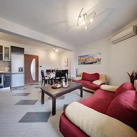 Southpark Luxe - Free Underground Parking Apartment Sofia Exterior foto
