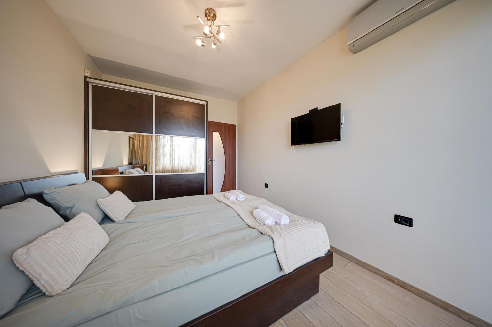 Southpark Luxe - Free Underground Parking Apartment Sofia Exterior foto